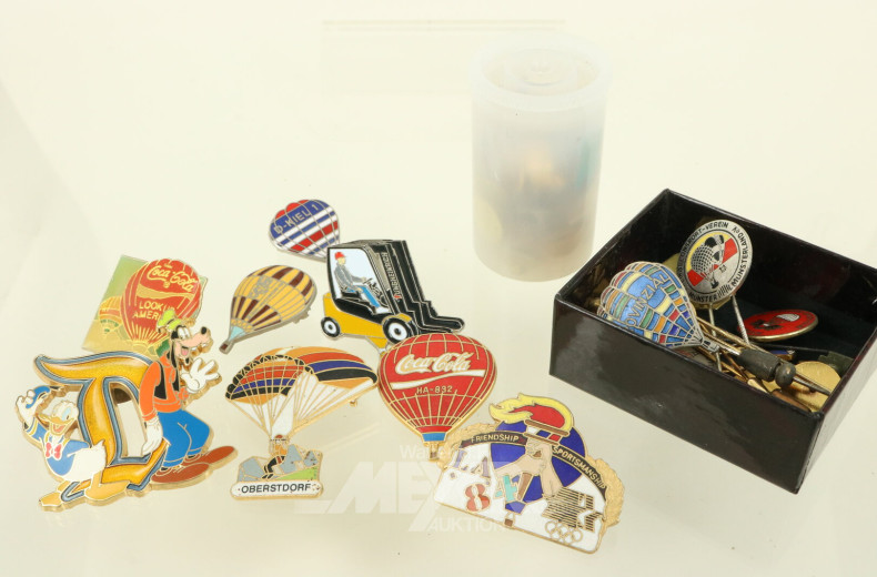 Konvolut Broschen und Anstecker