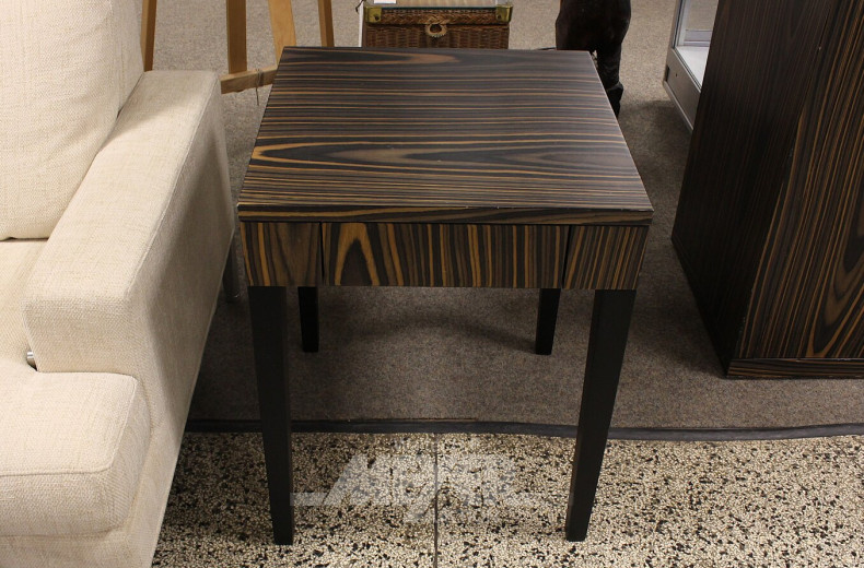 Beistell-/Nachttischchen-Paar mit Kunststofffurnier in Holzoptik, 1-zügig (Push2open), 2-türig