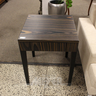 Tisch mit Kunststofffurnier in Holzoptik, 1-zügig (Push2open)