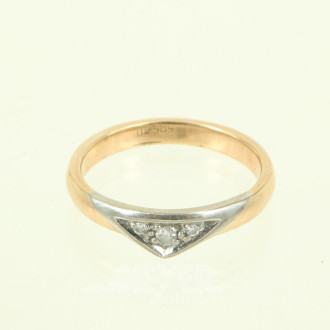 Damenring, besetzt mit 3 kl. Diamanten