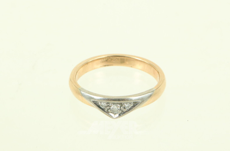Damenring, besetzt mit 3 kl. Diamanten