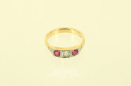 Ring mit 2 roten Farbsteinen u. 1 kl. Brillant