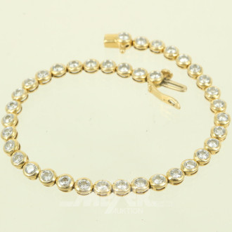 Tennisarmband, besetzt mit 38 Brillanten von zus. ca. 3,8 ct.