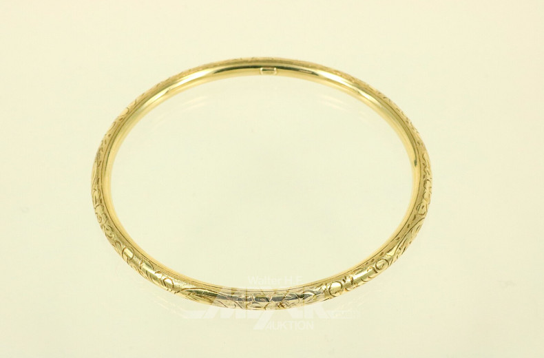 Armreif mit floralem Muster