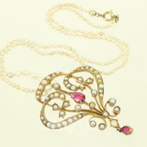 Los 106: zarte Perlenkette mit 1 antiken Anhänger