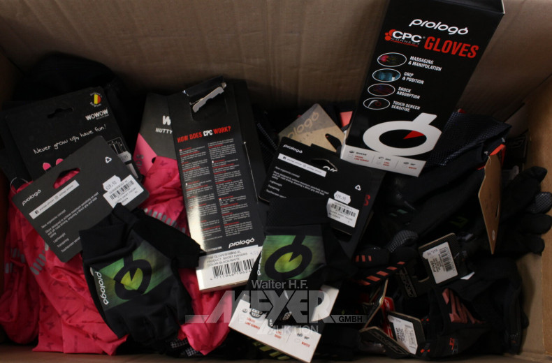 gr. Posten Fahrradbekleidung: Jacken, T-Shirts, Handschuhe etc.