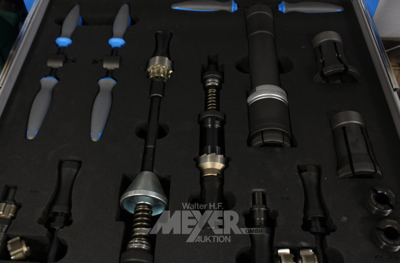 Werkbank auf 2 Metall-Werkzeugschränken, blau mit Holz-Multiplexplatte