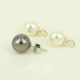 2 kl. Anhänger mit je 1 weißen Perle, Öse in 585 GG, sowie 1 Ohrstecker mit dunkler Perle in 585 WG