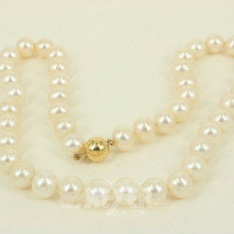 Perlenkette mit Schließe in 750 GG
