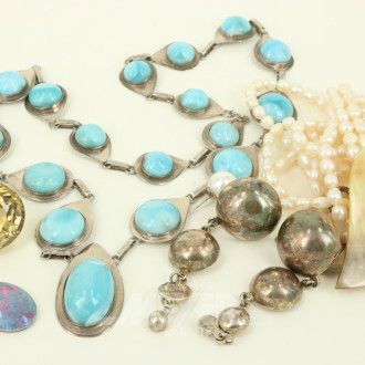 Konvolut Silberschmuck, best. aus Ketten u. Ohrringe in überw. 925er Silber