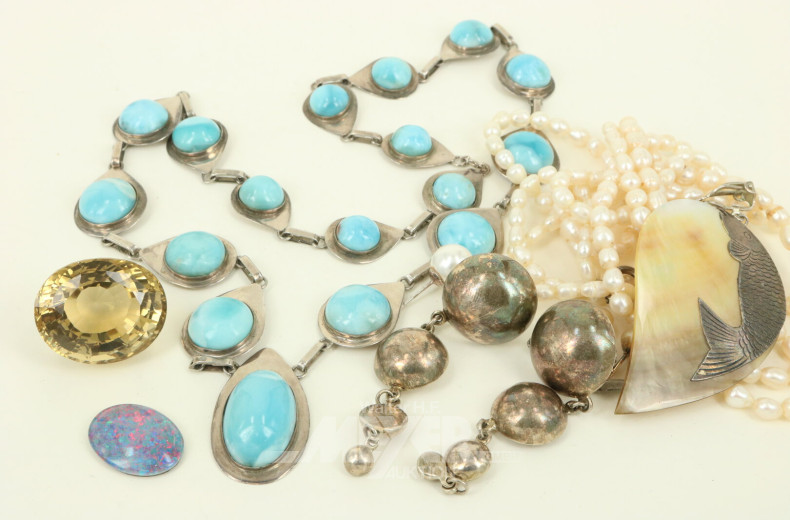 Konvolut Silberschmuck, best. aus Ketten u. Ohrringe in überw. 925er Silber