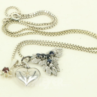 Kette in Silber mit 3 Anhängern