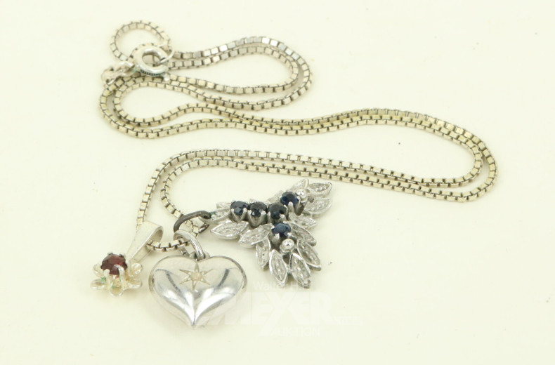 Kette in Silber mit 3 Anhängern