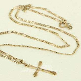 Kette mit Anhänger 'Kreuz'