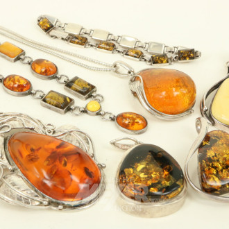 Konvolut Bernsteinschmuck in 925er Silber