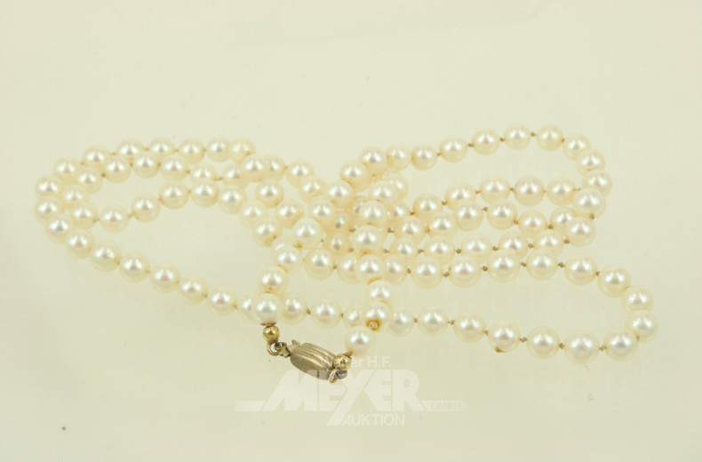 Perlenkette mit Schließe in 333 GG