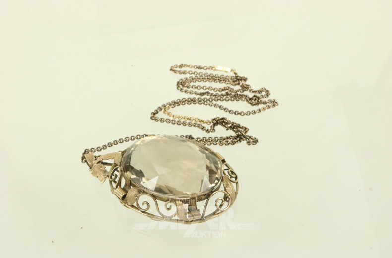 lange Gliederkette, mit 1 gr. Anhänger mit Rauchquarz im Ovalschliff, ca. 85 ct.