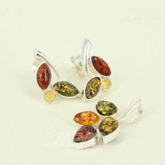 Paar Ohrstecker sowie 1 Kettenanhänger mit Bernstein in 925er Silber