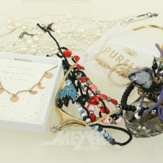 Konvolut Modeschmuck, u.a.: