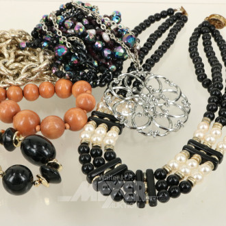 Posten Modeschmuck, 18 Ketten