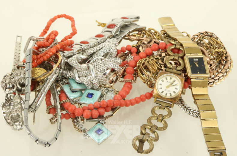 Konvolut Modeschmuck, best. aus: Armbanduhren, Ketten, Armbänder, Ohrstecker etc.