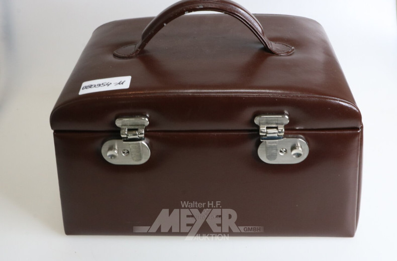 kl. Konvolut Modeschmuck u. Rohbernstein im Schmuckkoffer