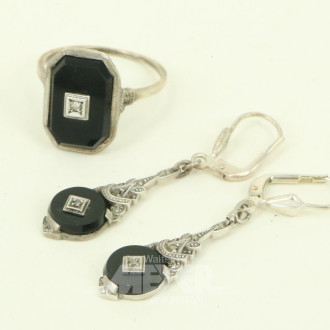 antiker Ring in 835er Silber mit Onyxplatte u. kl. Brillant sowie 1 Paar Ohrhänger in 925er Silber im gleichen Stil