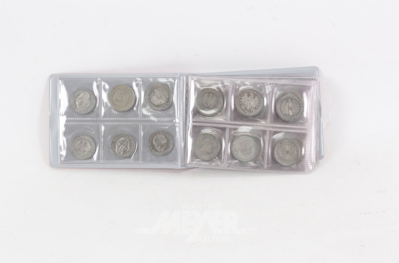 Minimünzalbum mit u.a. BRD D-Mark Gedenkprägungen und etwas Ausland