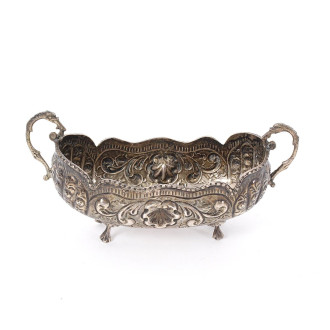 kl. Konfektschale in Form einer Gardiniere