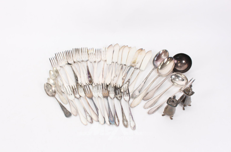 Konvolut Besteckteile in überw. 925er Silber, ca. 39 Teile im Holzkoffer