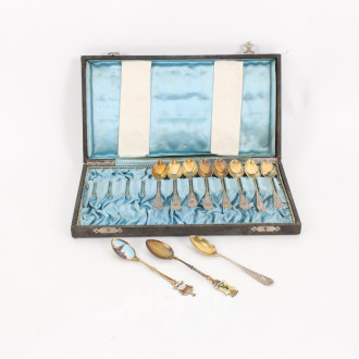 Schatulle mit 11 kl. Teelöffeln