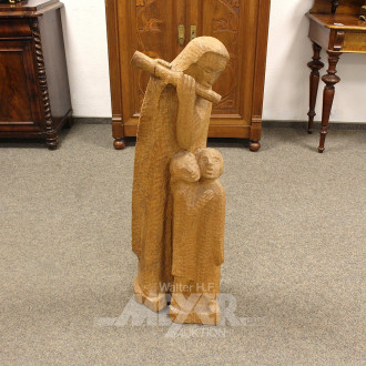 Holzskulptur 'Flötenspieler mit singendem Kinderduo'