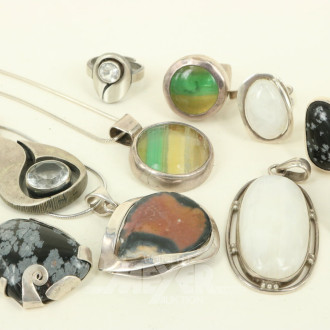 Konvolut Schmuckteile in überw. 925er Silber mit versch. Besatz