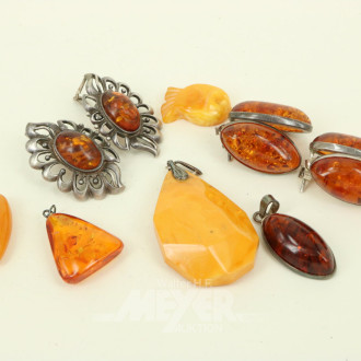 Posten div. Bernstreinanhänger- und Ohrschmuck