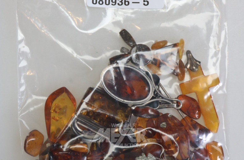 Posten Bernsteinschmuck: Anhänger, Ohrringe, lose kl. Steine