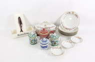Konvolut: Heringstopf, Kaffeebecher, Teekanne sowie div. Speiseserviceteile