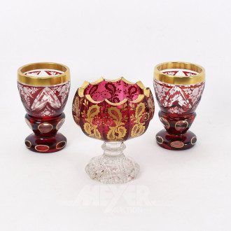 2 böhmische Rubinglas-Pokale und Fußschale mit Vergoldung