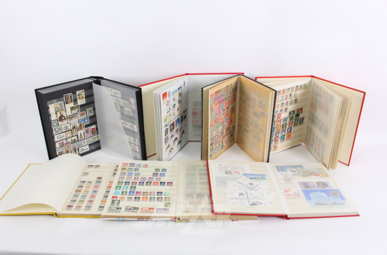 10 Briefmarkenalben sowie div. lose Marken, Deutschland u. Welt