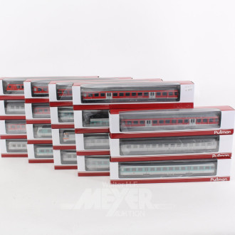 19 versch. Steuerwagen u. Waggons