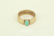 Ring mit türkisfarbenem Farbstein