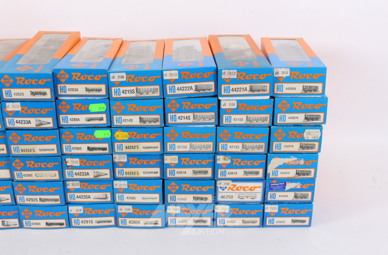 gr. Posten Güter- u. Personenwaggons