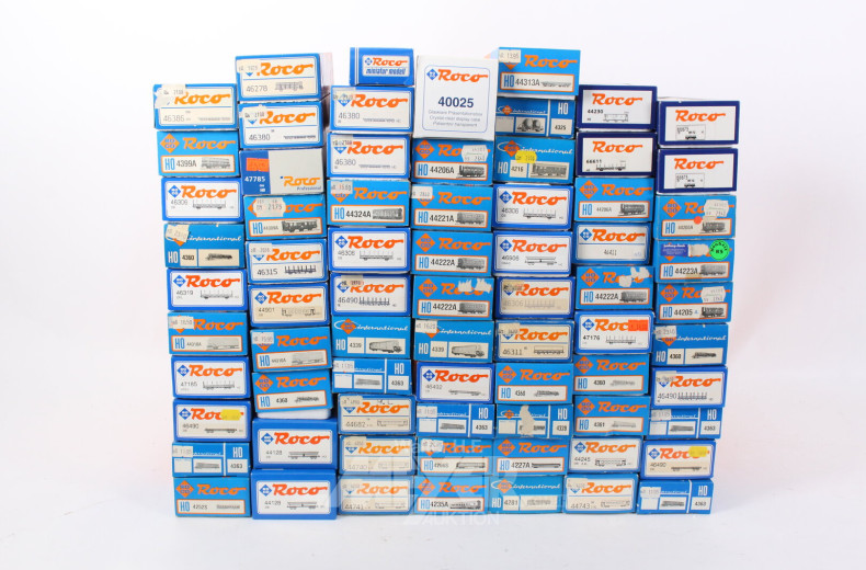 gr. Posten Güter- u. Personenwaggons