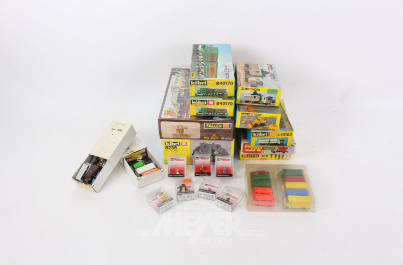 Gg. Posten Modellbauzubehör, u.a. Häuser, KfZ, Figuren etc.