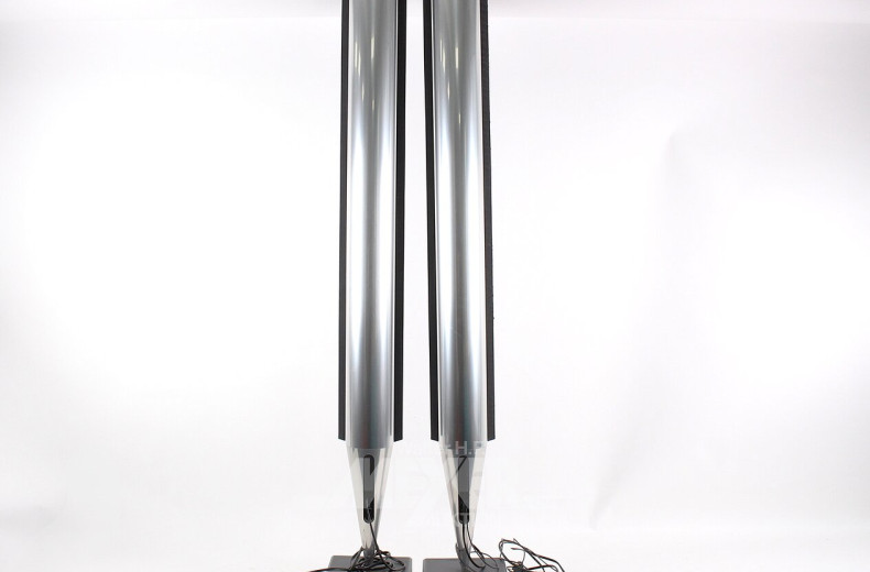 Paar Aktivlautsprecher "Orgelpfeifen"