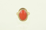 Ring mit roter Koralle