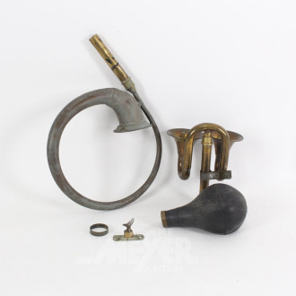 Jagdhorn, unvollständig u. 1 Hupe, beschädigt