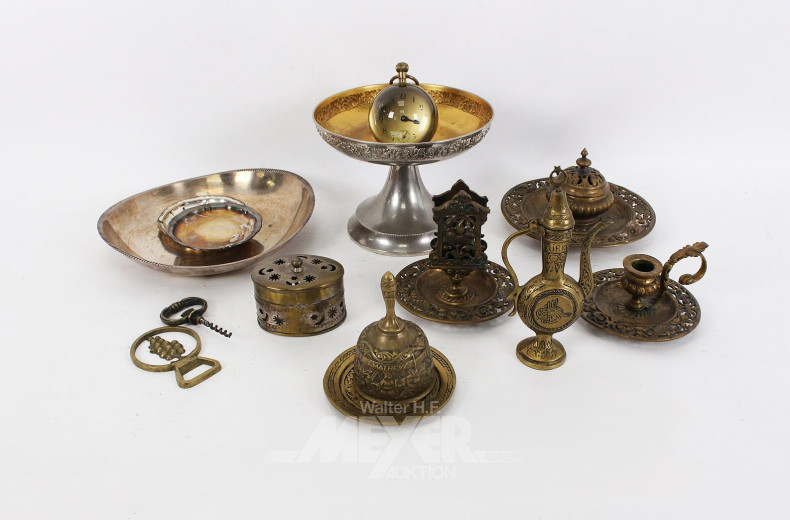 Konvolut Aufstellungsgegenstände, Dekorationen, sowie versch. Anbietschalen