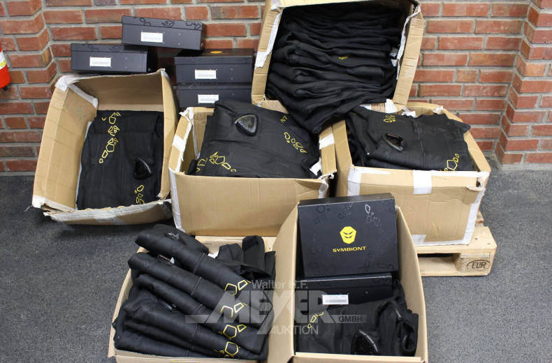 Posten EMS-Anzüge, neuwertig u. gebraucht, aus Fitnessstudio-Insolvenz, ca. 74 Stk., Hersteller Symbiont, Modell 'Tec' in den Größen: