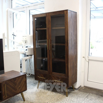 Vitrinenschrank in Parkett-Optik auf goldfarbenen Füßen