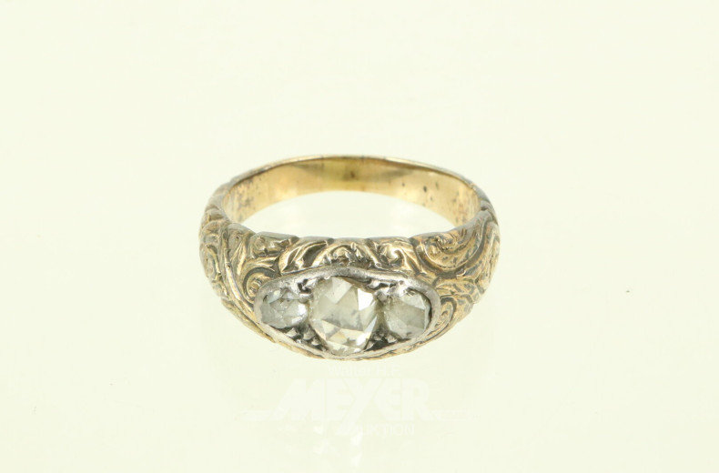 Ring mit 3 Diamantrosen